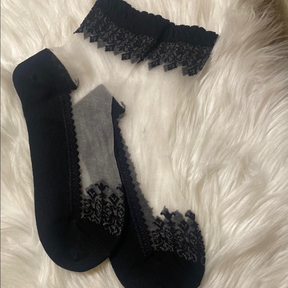 Black Lace Trim Socks - Picture 4 of 4